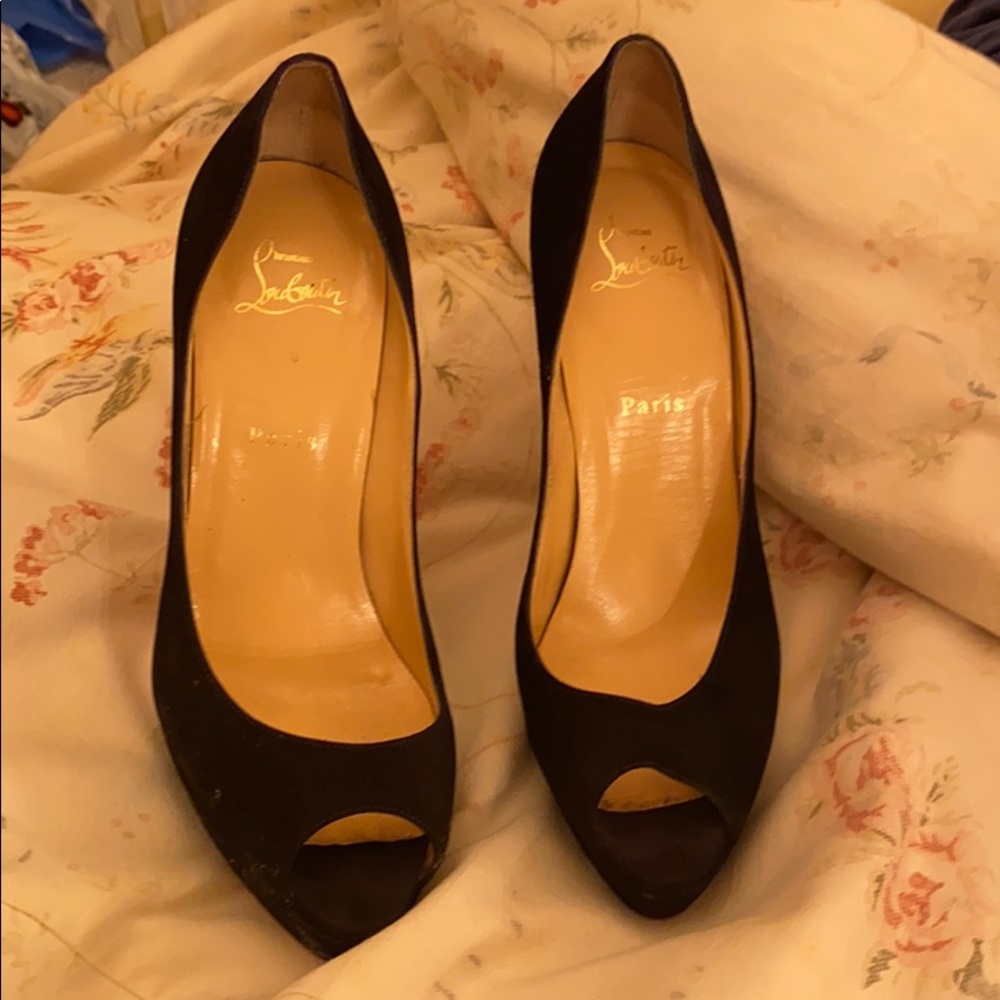 Christian Louboutin pump